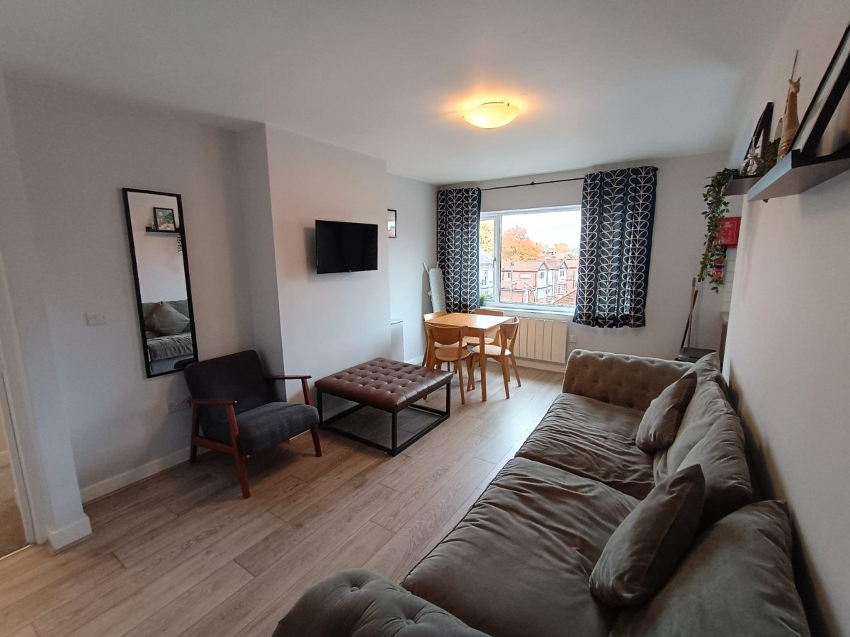 2a Claremont, Sale